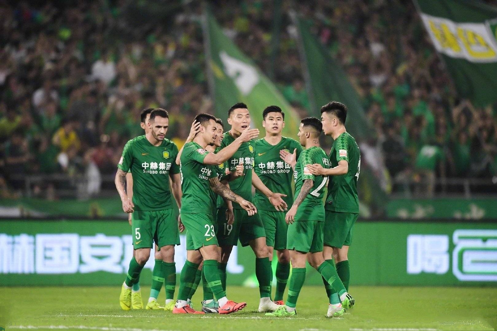 富力主场对上海上港，背水一战的简单介绍