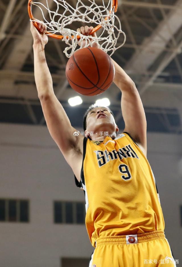 白俄罗斯男篮在锦标赛上全胜晋级决赛的简单介绍