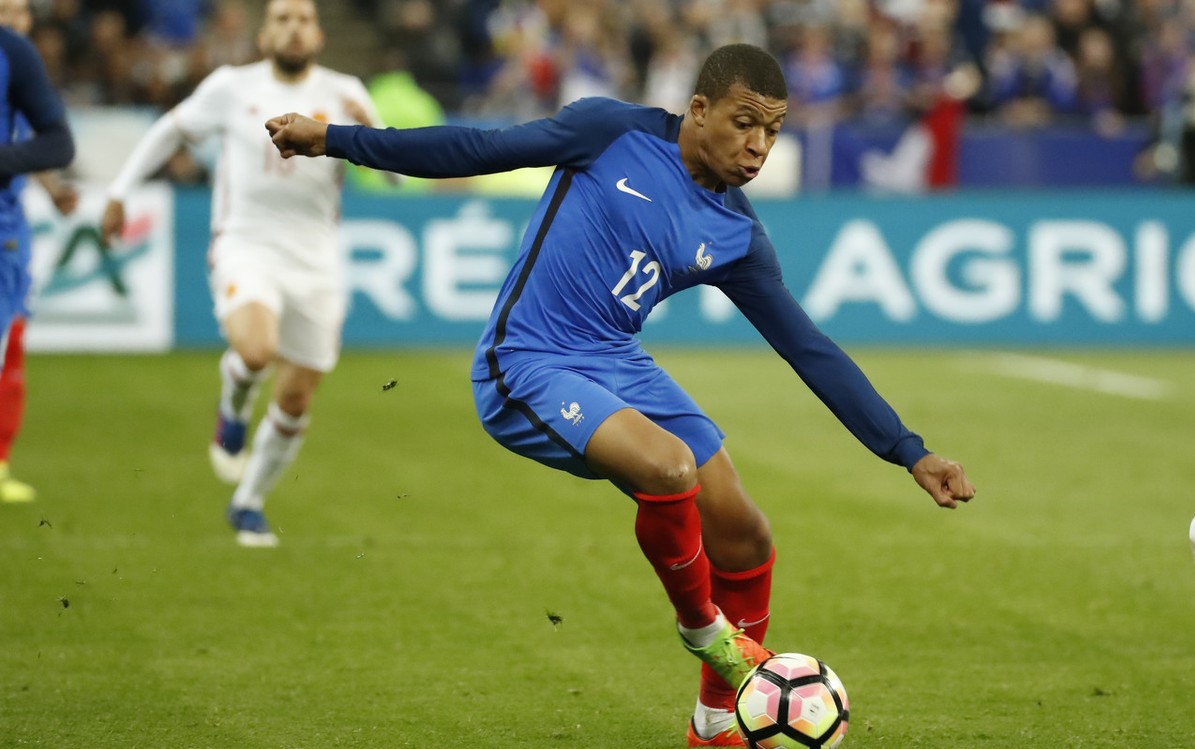 法国大胜摩尔多瓦，提升实力