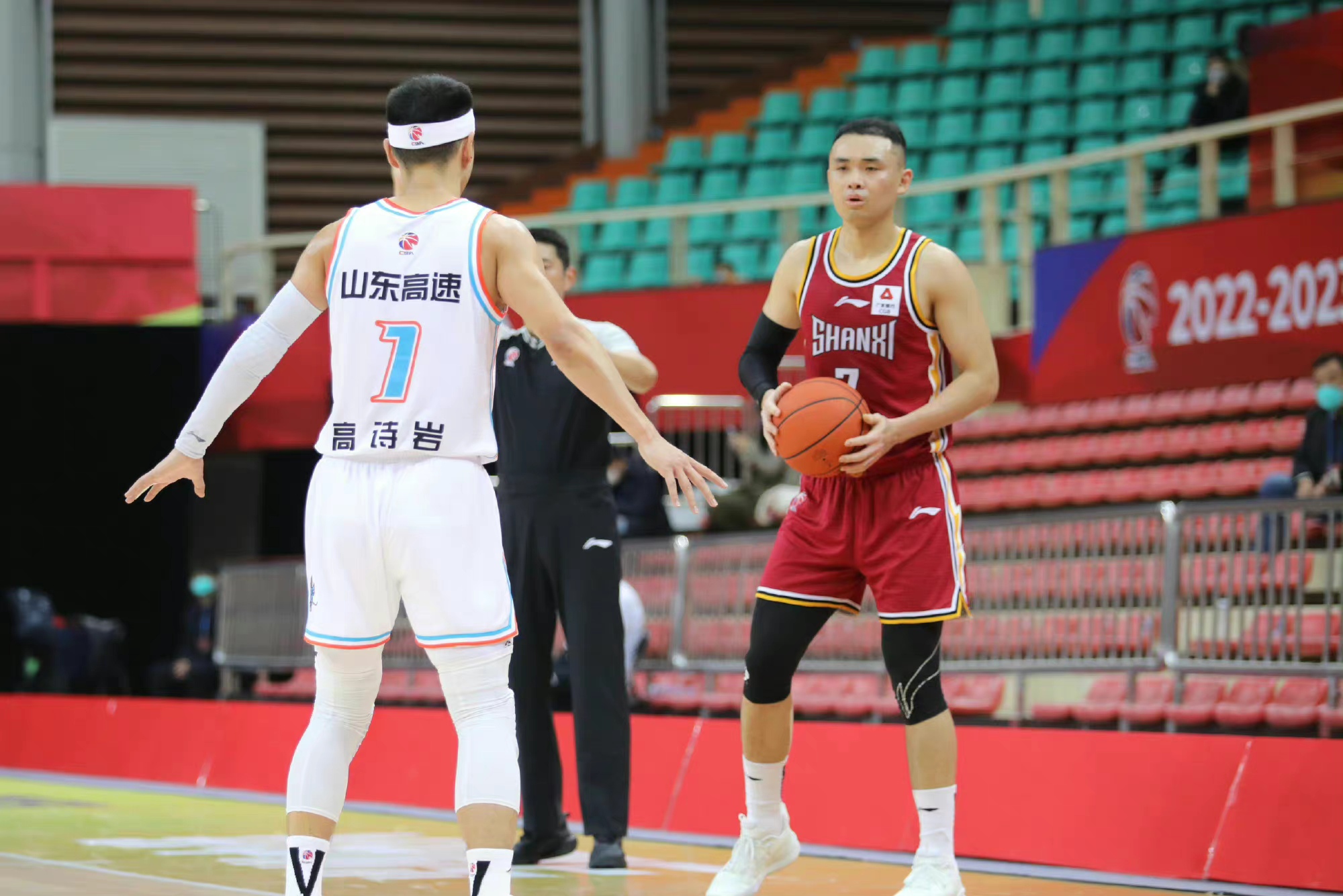 云南让球领先,下半场攻守转换需调整的简单介绍