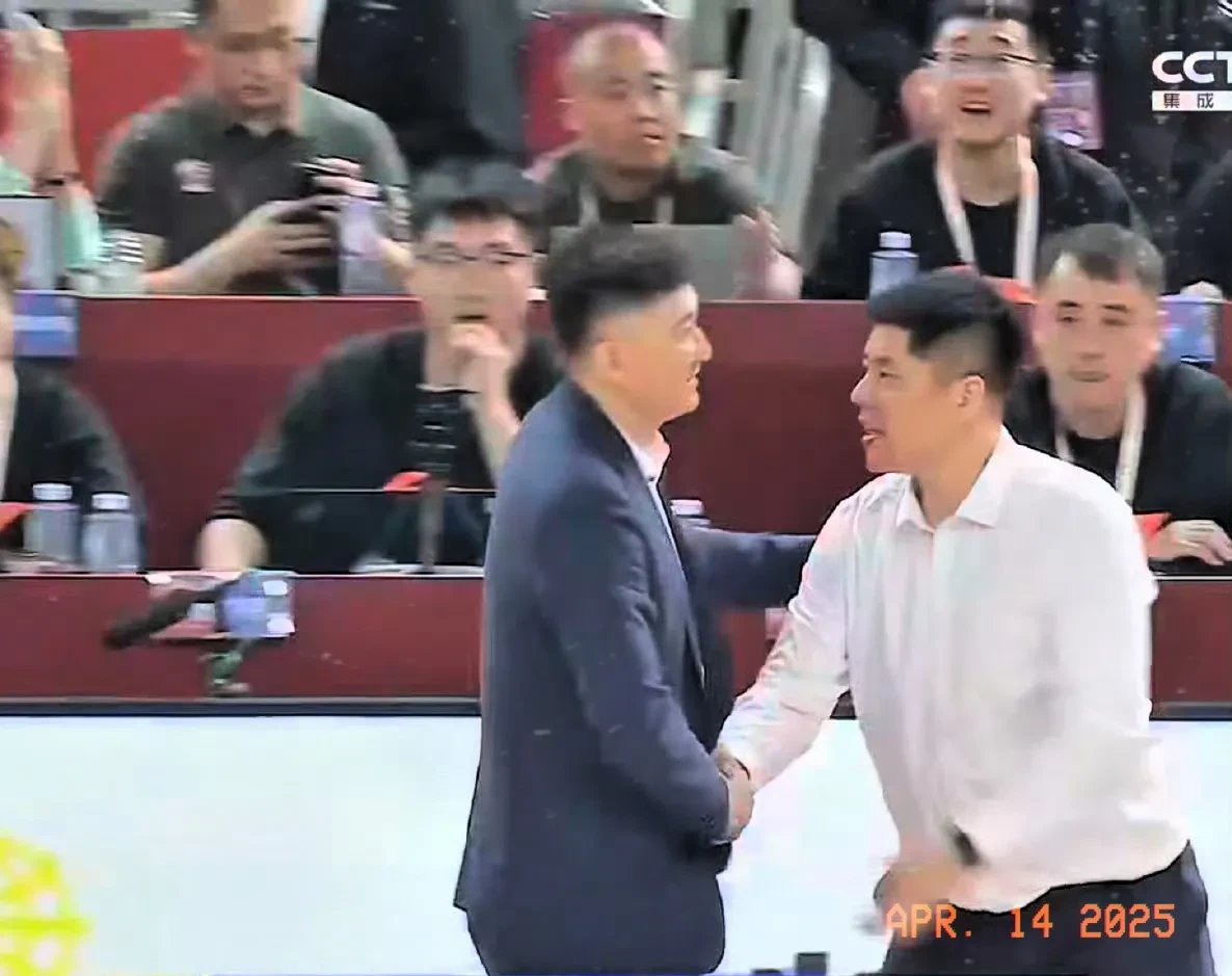 开云体育登录-球队教练谈及比赛策略，引发讨论