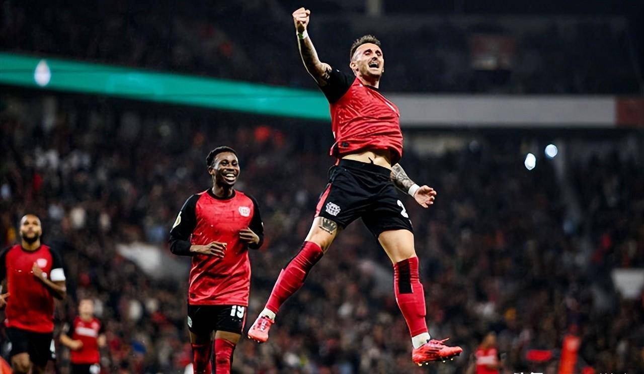 施图加特赢得关键胜利,德甲前途一片光明的简单介绍 施图加特赢得关键胜利,德甲前途一片光明的简单介绍