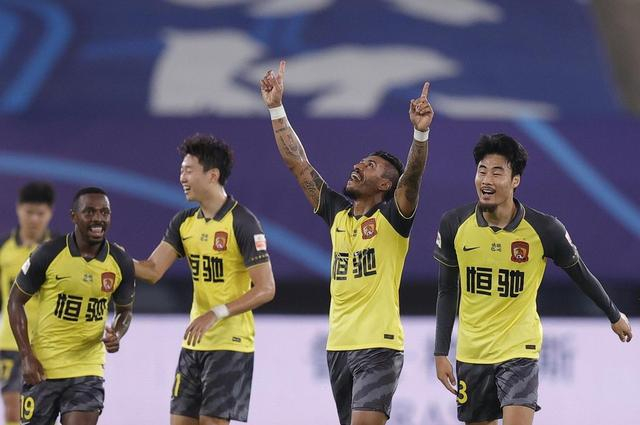 开云体育官网-关于波兰队全面压制对手，稳居小组头名的信息