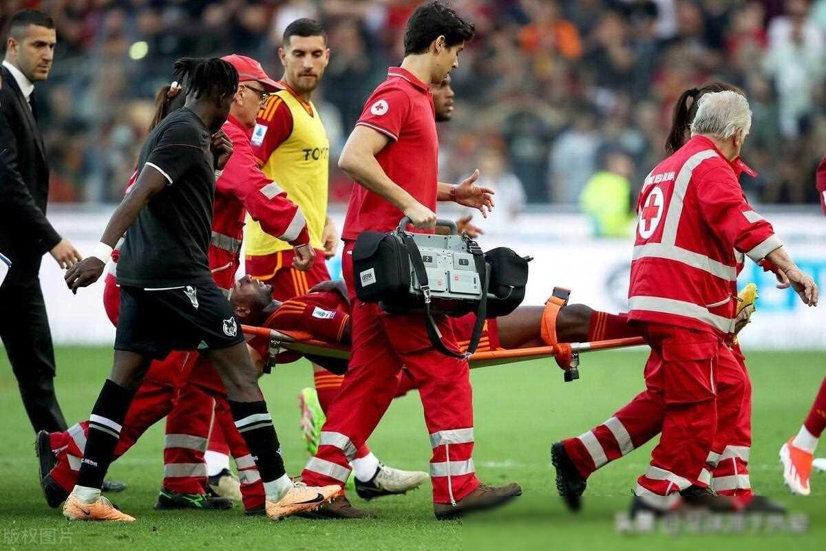 AC米兰遇强敌那不勒斯，力争不败