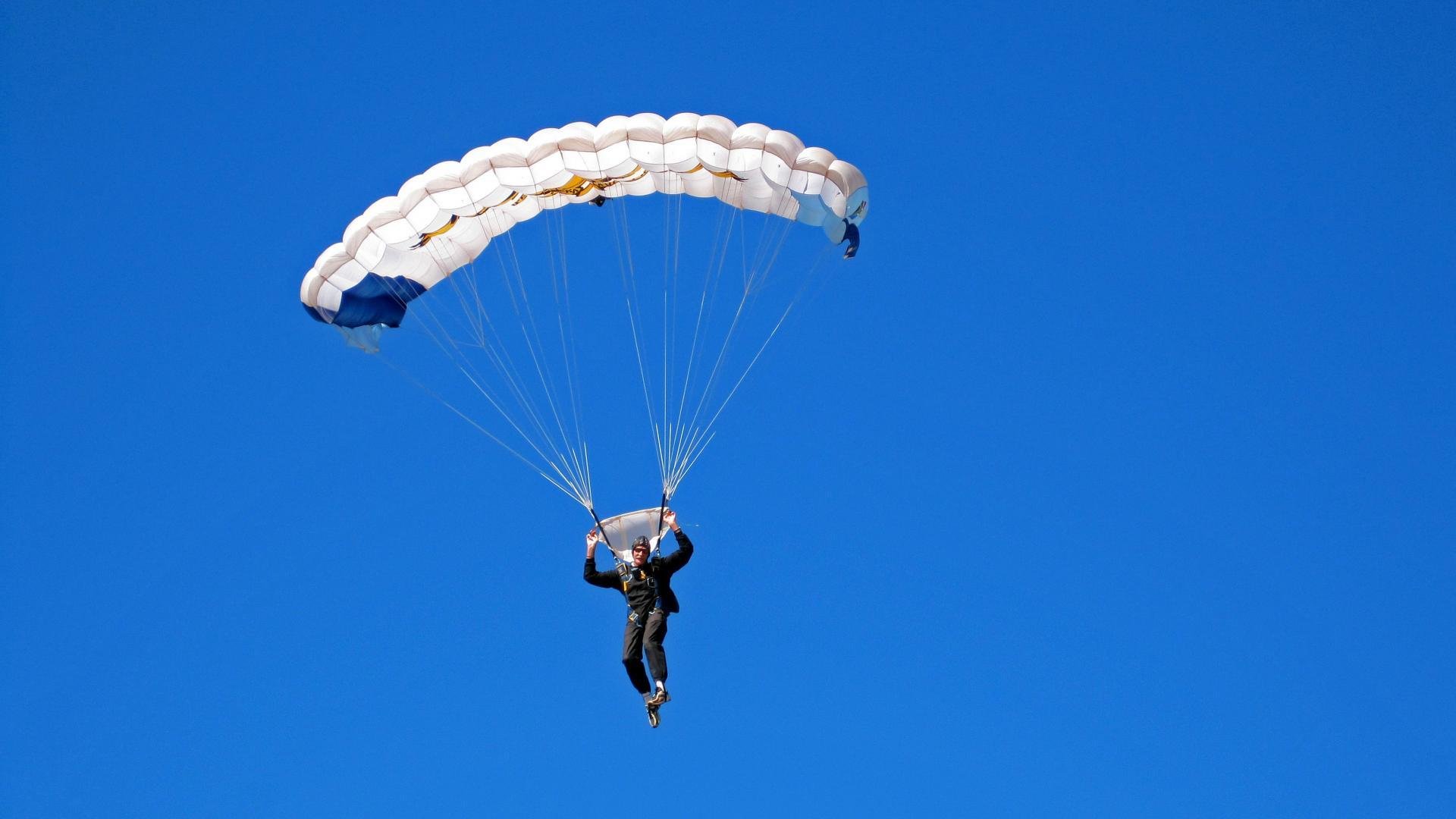 独臂擎天，帕尔默以弱抗强，卡塔尔虽败犹荣