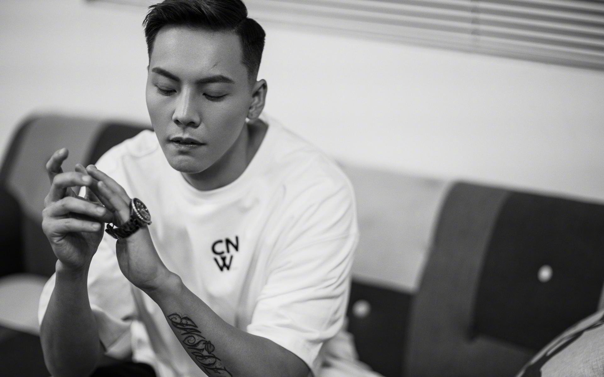 跨域辉煌，山西队篮球场碾压国王，布克足球赛主宰意甲焦点战